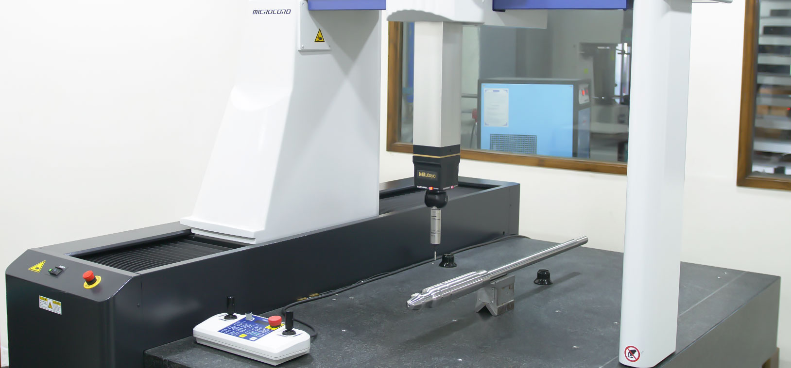 Mitutoyo CMM (1)