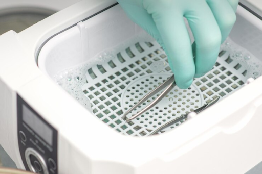 Ultrasonic Cleaning vs. Traditional Cleaning Methods: Which One is Better?
